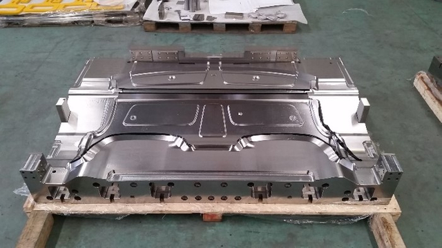 Steel mold 